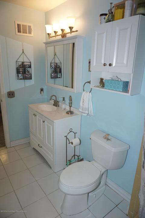34 Townsend Dr, Matawan, NJ 07747 photo 15