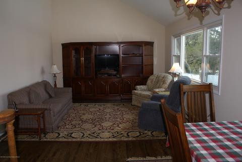 33 Farmbrook Dr, Old Bridge, NJ 08857 photo 3