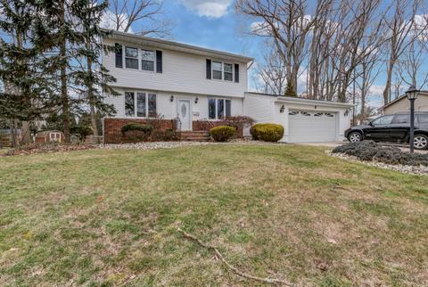 8 Colonial Dr, Matawan, NJ 07747 photo 1
