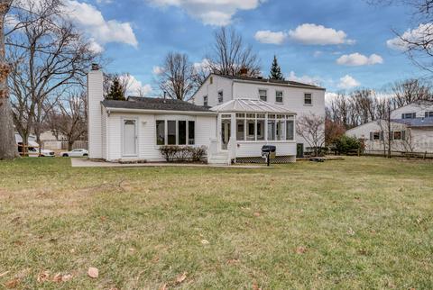 8 Colonial Dr, Matawan, NJ 07747 photo 3