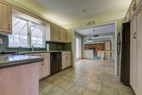 8 Colonial Dr, Matawan, NJ 07747 photo 14