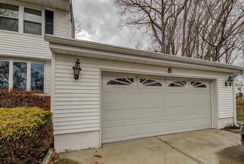 8 Colonial Dr, Matawan, NJ 07747 photo 2