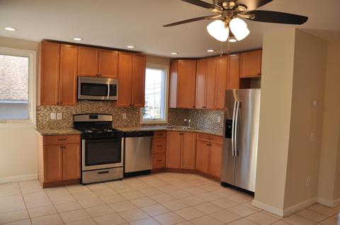 1458 Ratzer Rd, Wayne, NJ 07470 photo 2