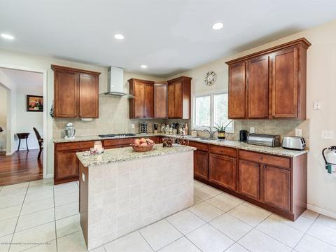 110 Cottrell Rd, Matawan, NJ 07747 photo 11
