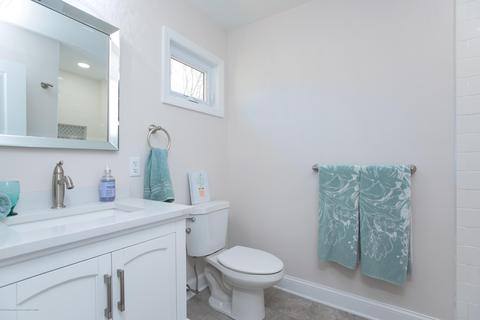 7 Eisenhower Ct, Matawan, NJ 07747 photo 17