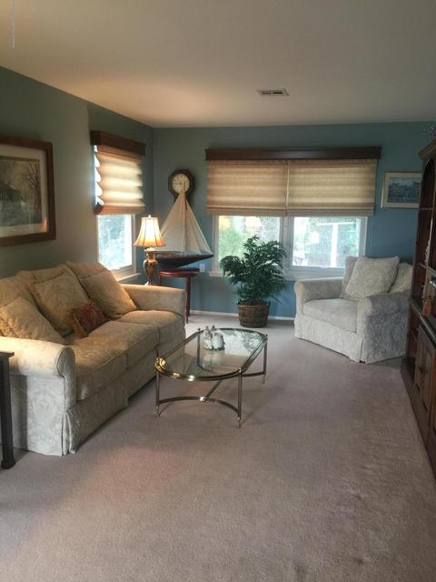 2 Rushmore Dr, Brick, NJ 08724 photo 5