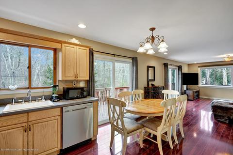 672 Freehold Rd, Jackson, NJ 08527 photo 4