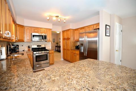 702 Roanoke Dr, Forked River, NJ 08731 photo 4