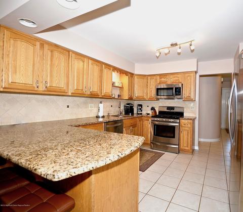 702 Roanoke Dr, Forked River, NJ 08731 photo 5