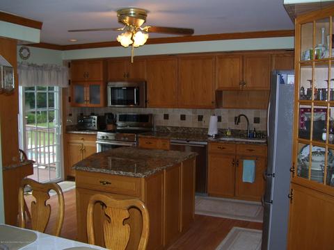 22 Marc Dr, Matawan, NJ 07747 photo 4