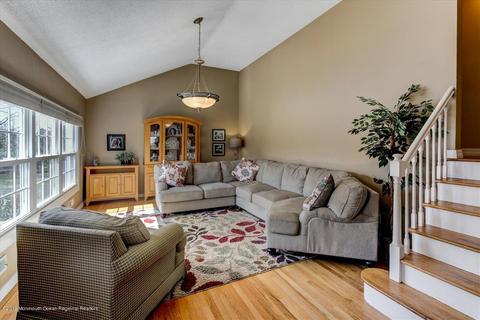5 Acker Dr, Middletown, NJ 07748 photo 3