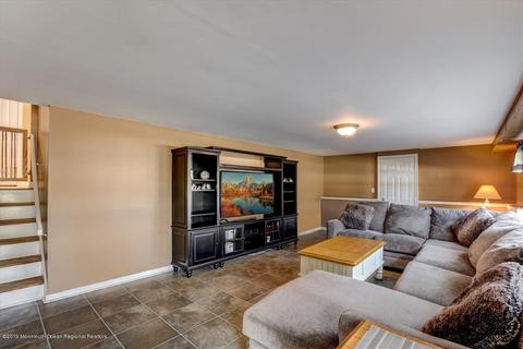 5 Acker Dr, Middletown, NJ 07748 photo 8