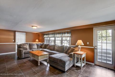5 Acker Dr, Middletown, NJ 07748 photo 7