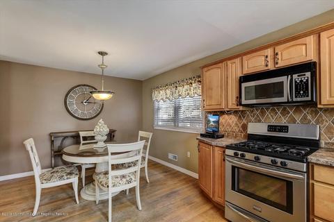 5 Acker Dr, Middletown, NJ 07748 photo 6