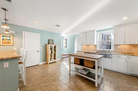 24 Beach St, Sea Bright, NJ 07760 photo 5