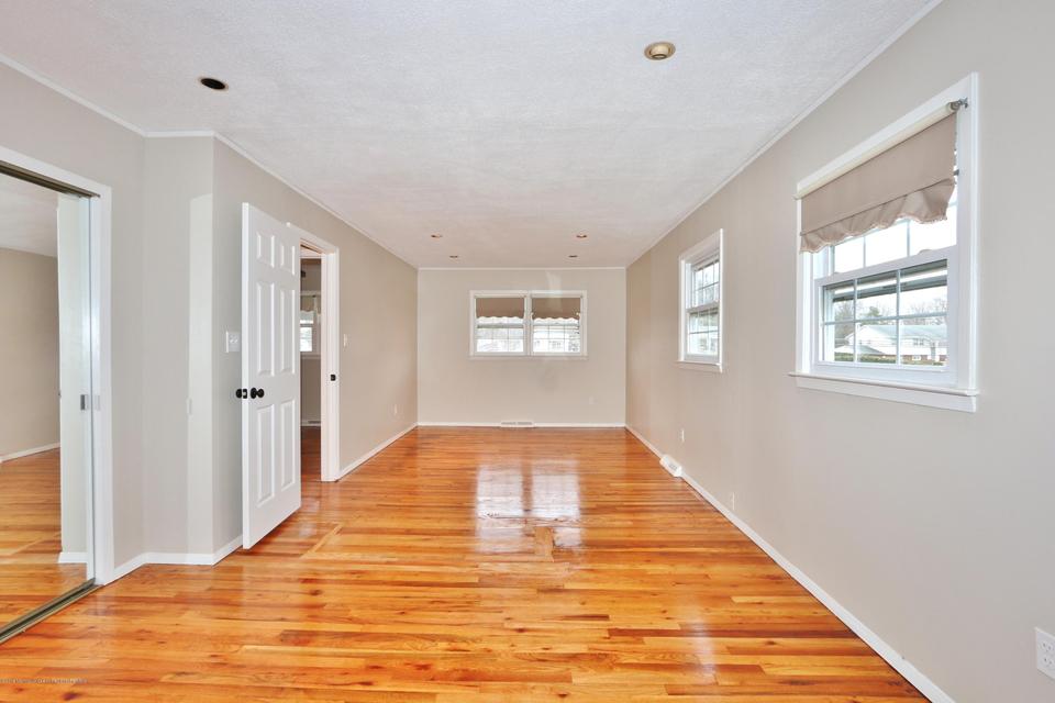  27 Old Queens Blvd, Manalapan, NJ 07726 photo 20