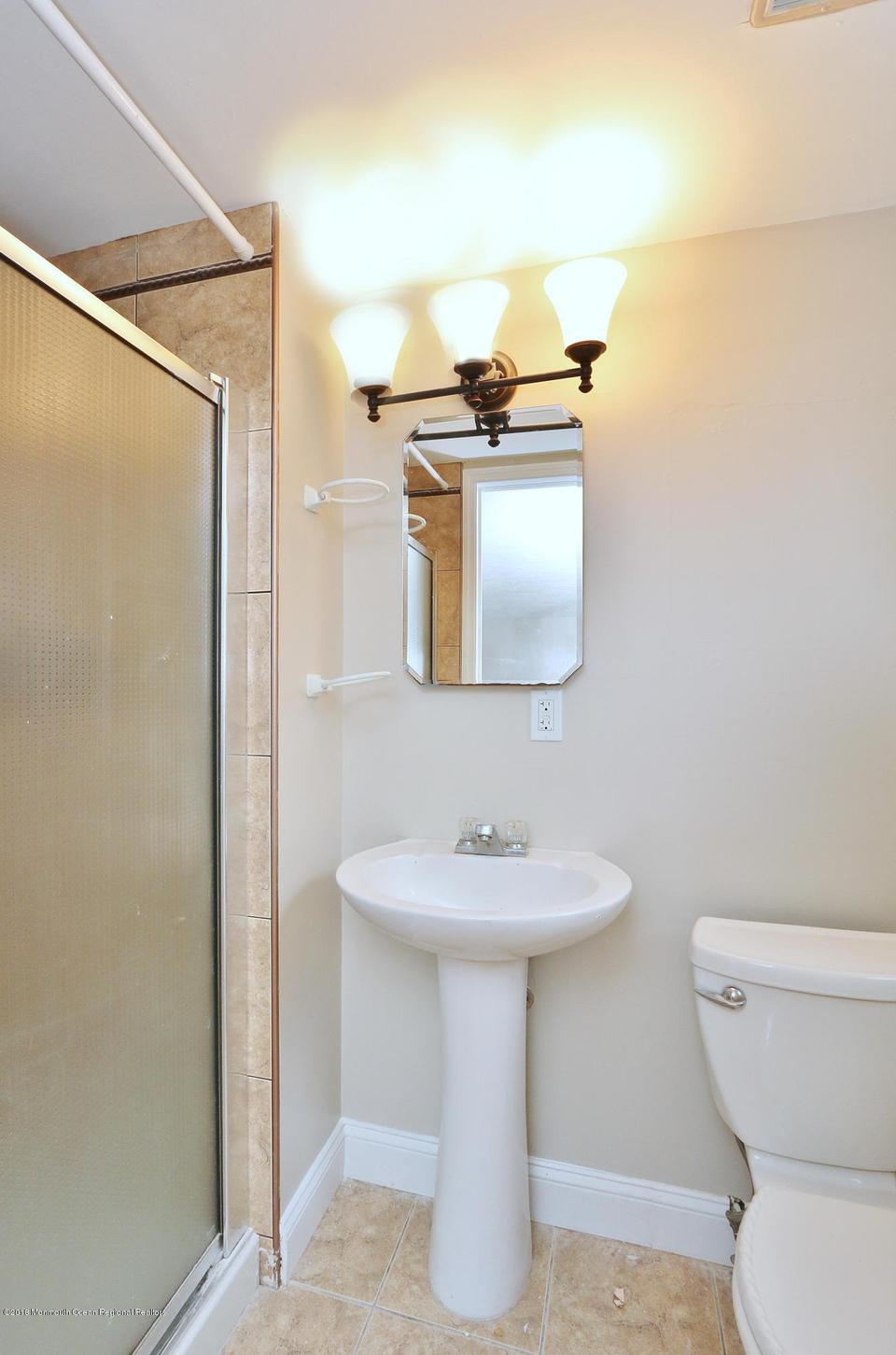  27 Old Queens Blvd, Manalapan, NJ 07726 photo 23