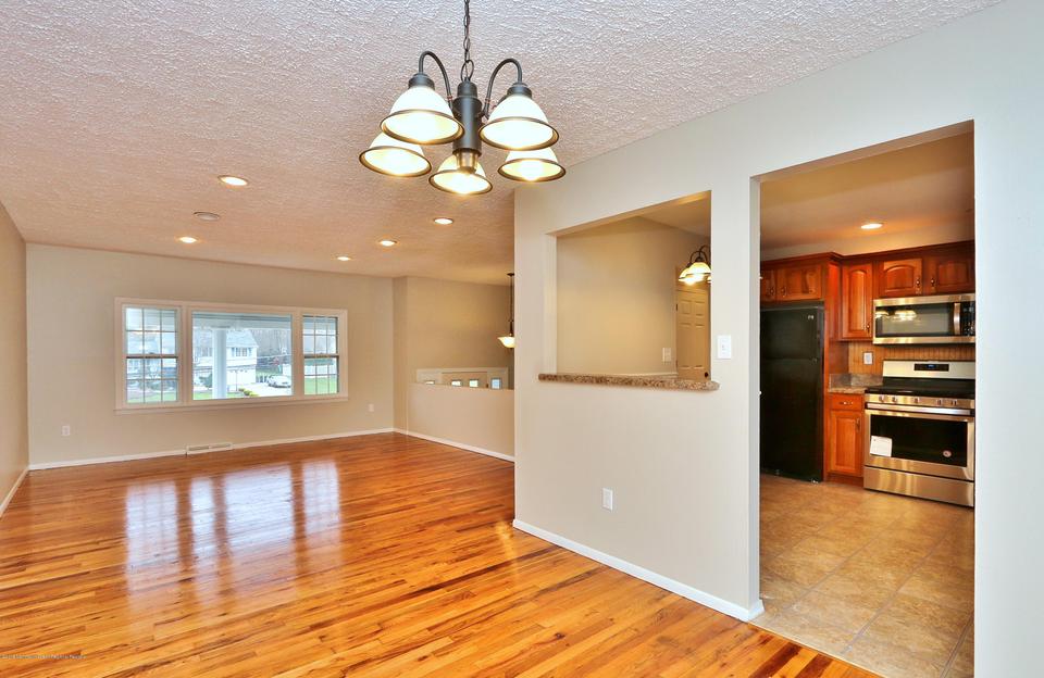  27 Old Queens Blvd, Manalapan, NJ 07726 photo 11