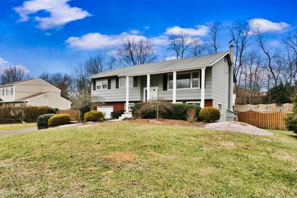  27 Old Queens Blvd, Manalapan, NJ 07726 photo 3