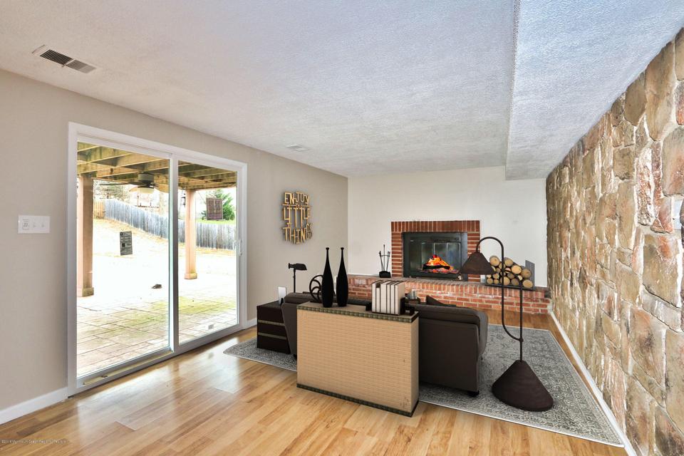  27 Old Queens Blvd, Manalapan, NJ 07726 photo 21