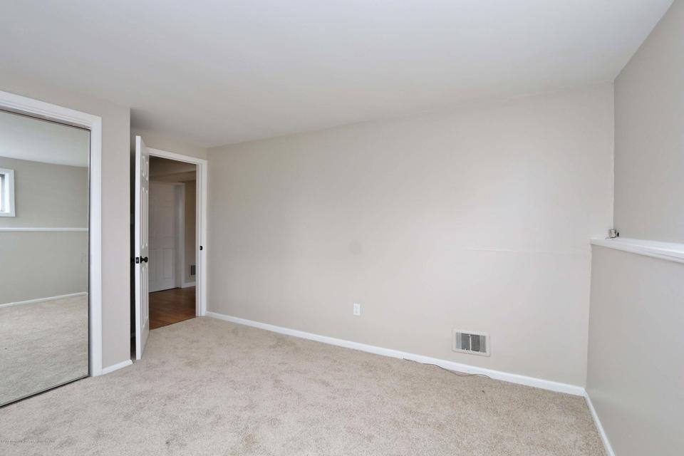  27 Old Queens Blvd, Manalapan, NJ 07726 photo 25