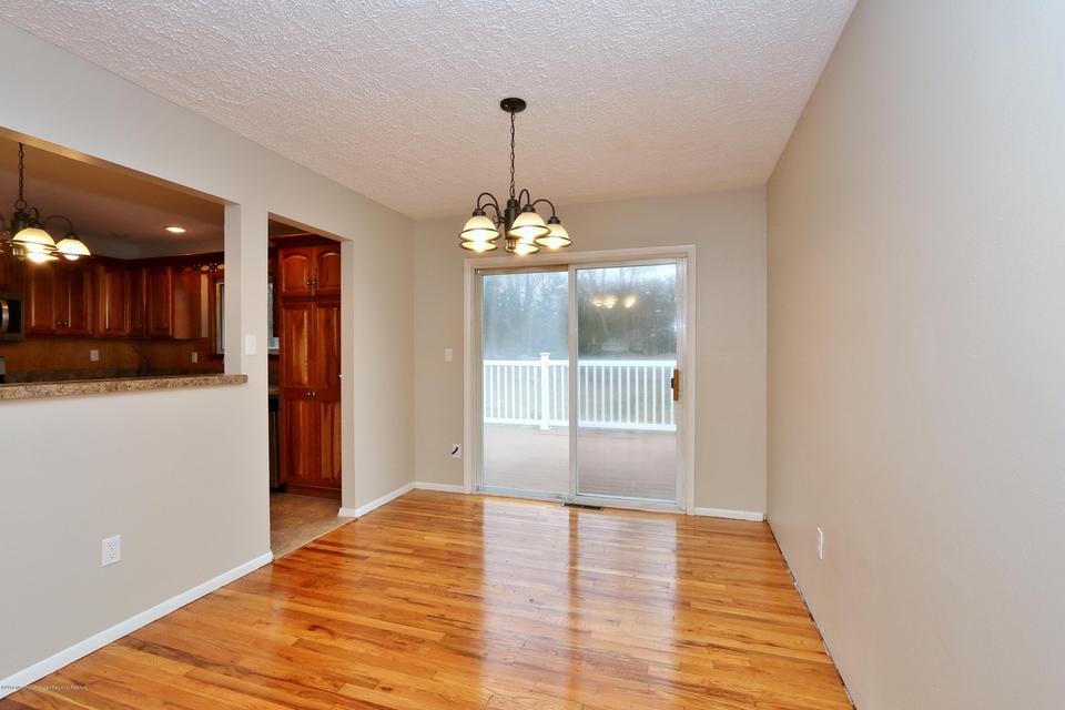  27 Old Queens Blvd, Manalapan, NJ 07726 photo 10