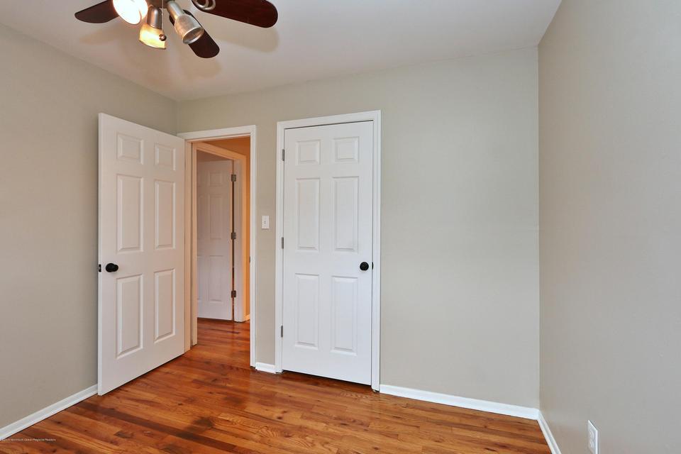  27 Old Queens Blvd, Manalapan, NJ 07726 photo 16