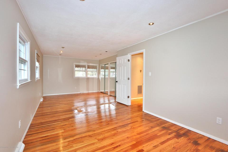  27 Old Queens Blvd, Manalapan, NJ 07726 photo 18