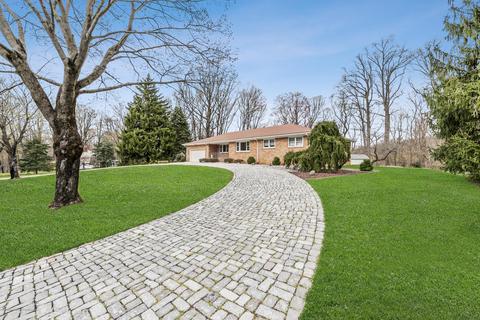 13 Allocco Dr, Holmdel, NJ 07733 photo 2
