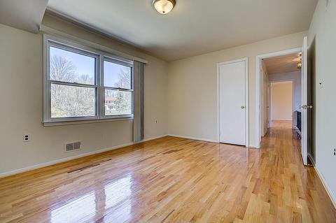 22 Duffield Dr, Ewing, NJ 08628 photo 4
