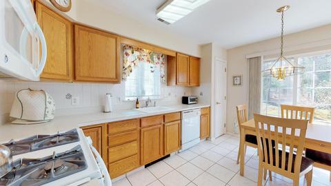17 Dowing Ln, Jackson, NJ 08527 photo 6