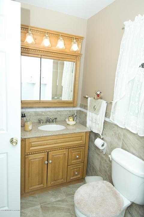 3 Sutton Ct, Matawan, NJ 07747 photo 16
