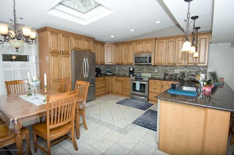3 Sutton Ct, Matawan, NJ 07747 photo 8