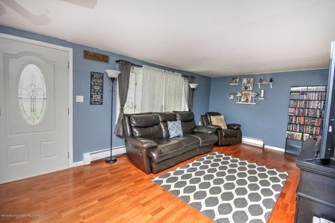 18 Baker Dr, Helmetta, NJ 08828 photo 2