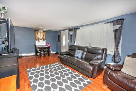 18 Baker Dr, Helmetta, NJ 08828 photo 3
