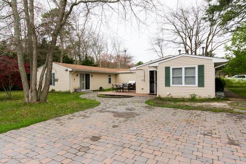35 Lighthouse Dr, Waretown, NJ 08758 photo 1