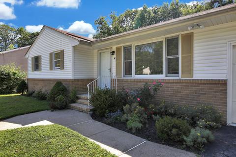 4 Eisenhower Ct, Matawan, NJ 07747 photo 1