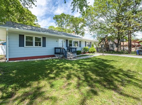 462 Pinecroft Dr, Brick, NJ 08723 photo 3