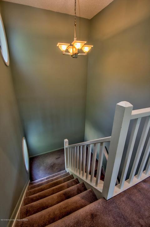 34 Denton Ct, Matawan, NJ 07747 photo 12