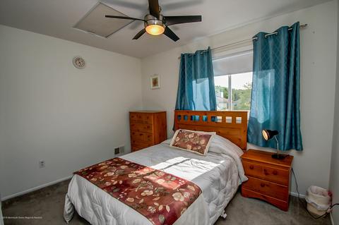 34 Denton Ct, Matawan, NJ 07747 photo 18