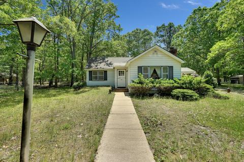 585 Perchuk Ln, Jackson, NJ 08527 photo 3