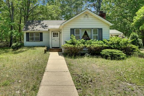 585 Perchuk Ln, Jackson, NJ 08527 photo 1
