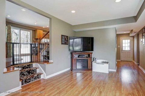 24 Marc Dr, Matawan, NJ 07747 photo 8