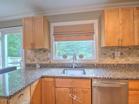 24 Marc Dr, Matawan, NJ 07747 photo 4