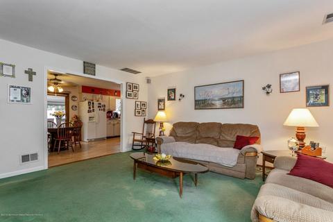 115 Silver Dr, Brick, NJ 08724 photo 4