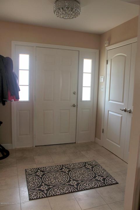 33 Diane Dr, Brick, NJ 08724 photo 4