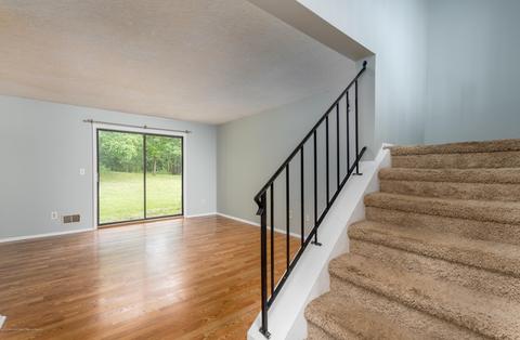 8 Max Pl, Howell, NJ 07731 photo 4