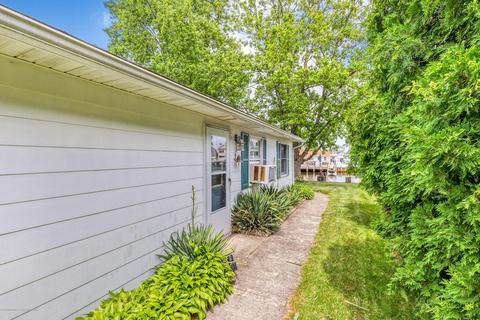 16 Cable Rd, Waretown, NJ 08758 photo 2