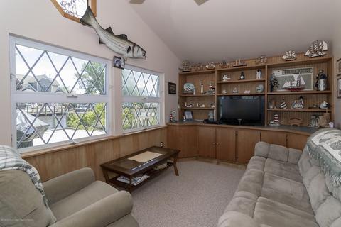 28 Cable Rd, Waretown, NJ 08758 photo 5