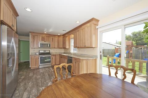112 Shoreland Ter, North Middletown, NJ 07748 photo 10